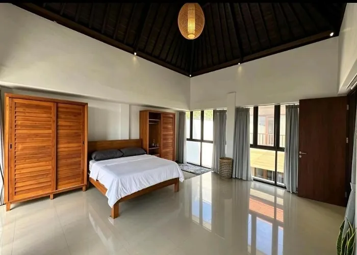 Serenity Nirvana Palace - Near Uluwatu ジンバラン