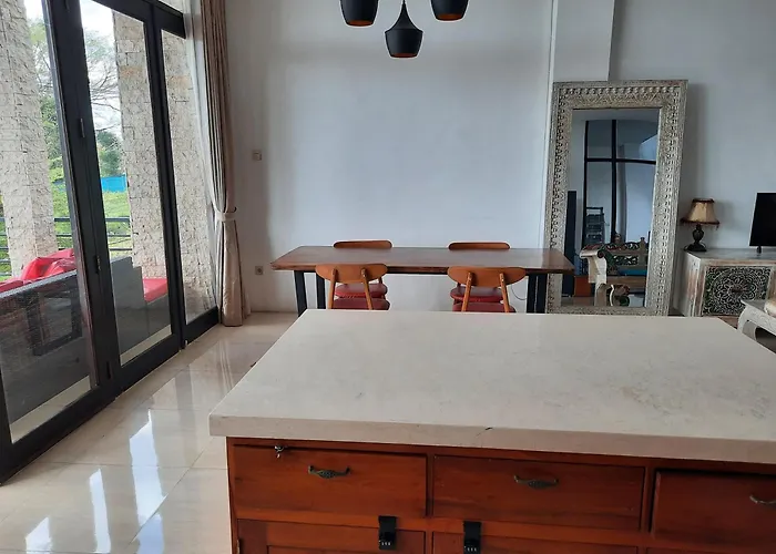 Serenity Nirvana Palace - Near Uluwatu ジンバラン