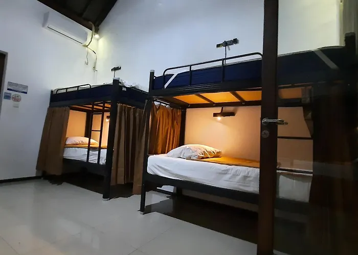 Hostel Serenity Nirvana Palace - Near Uluwatu